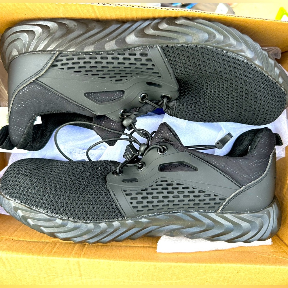 NWT Steel Toe Indestructible Shoes Size: Men’s 7.5 Black Work  Shoes Nonslip